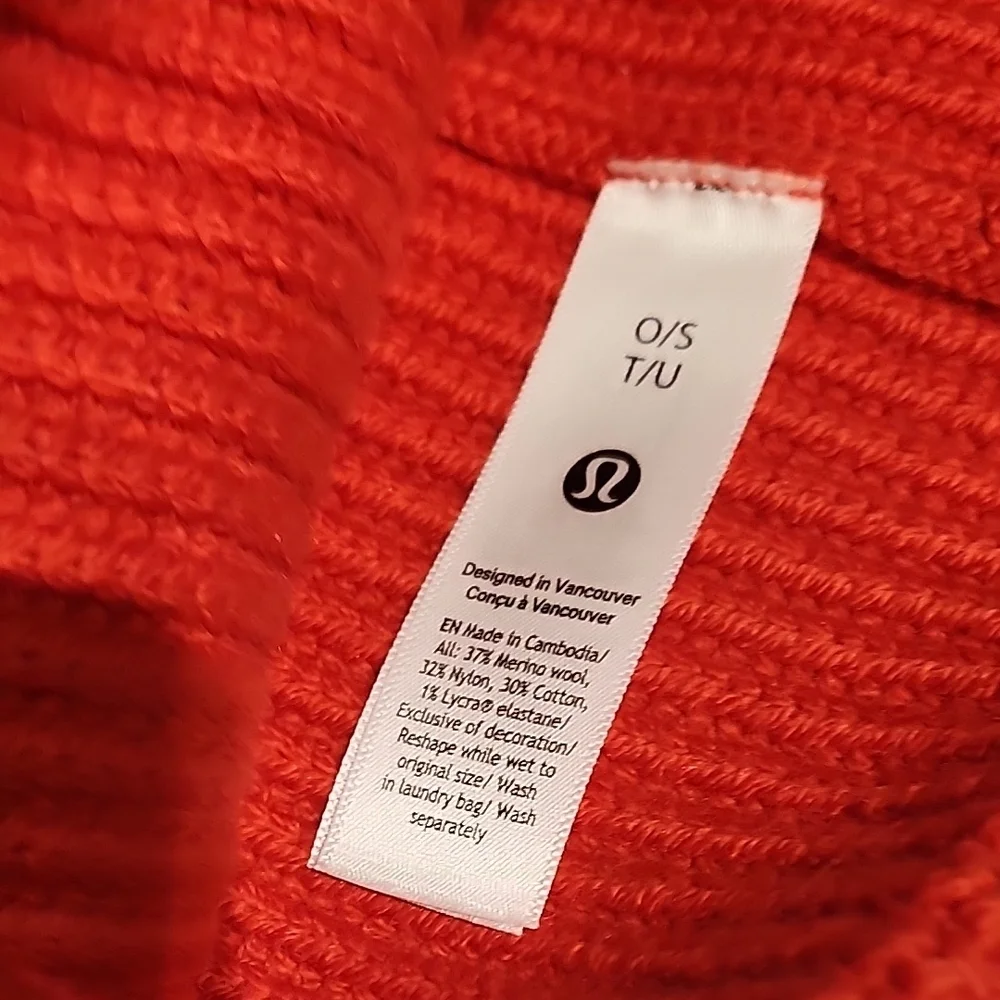 Lululemon Red Knit Beanie NWT